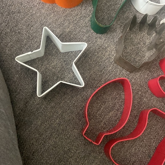 Set of 13 metal cookie cutters preowned F5 - Picture 6 of 6